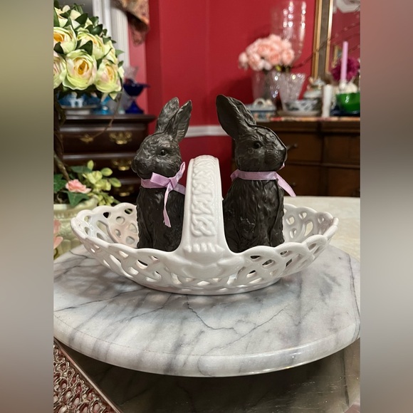 Collectible Baskets for sale | eBay 2 Longaberger Easter Bunnies “Collectors Club” & White Reticulated Basket